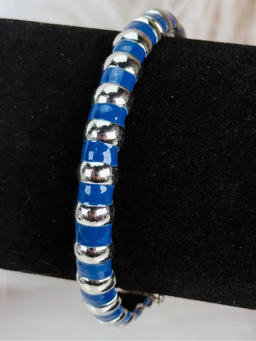 Vintage Silvertone and Blue Bangle Hinged Bracelet